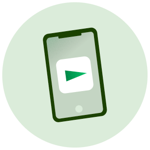 Movil con el icono de la App tarjeta El Corte Inglés